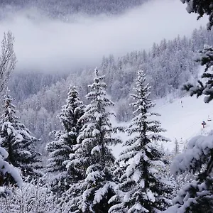 https://serre-chevalierchantemerlet2-proche-pistes.fr-provencehotel.com